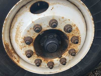 Spicer I-100 Front Axle Assembly for a International 4300