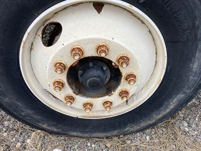 Spicer I-100 Front Axle Assembly for a International 4300