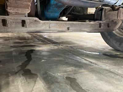 Spicer I-100 Front Axle Assembly for a International 4900