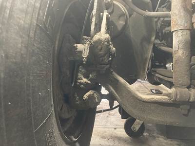 Spicer I-100 Front Axle Assembly for a International Durastar (4300)