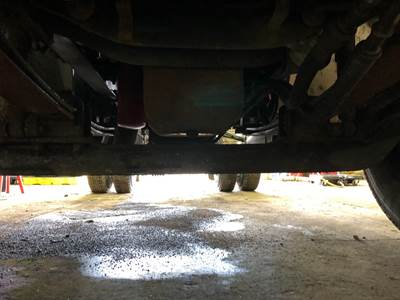 Spicer I-100SG Front Axle Assembly for a International Durastar (4400)