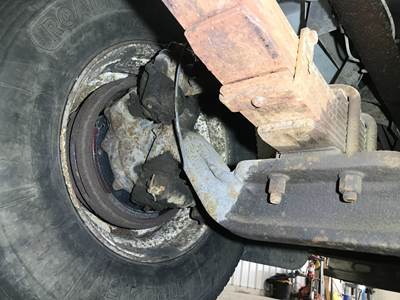 Spicer I-120 Front Axle Assembly for a International 4900