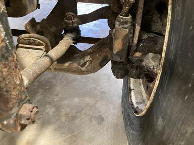 Spicer I-120 Front Axle Assembly for a International 8100