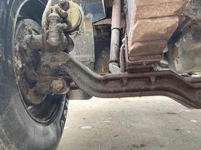 Spicer I-120 Front Axle Assembly for a International 4900