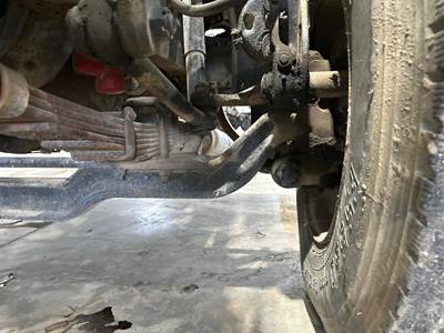 Spicer I-120 Front Axle Assembly for a International 7100