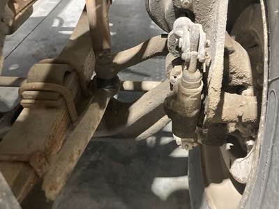 Spicer I-120 Front Axle Assembly for a International 4900