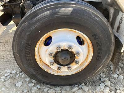 Spicer I-120SG Front Axle Assembly for a International 4900