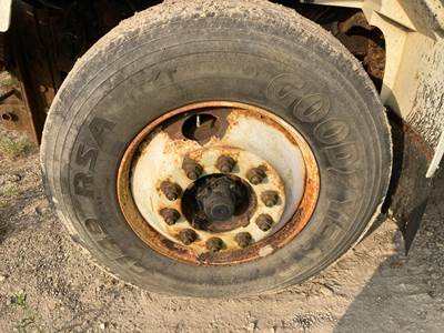 Spicer I-120SG Front Axle Assembly for a International 4900