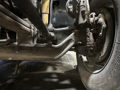 Spicer I-120SG Front Axle Assembly for a International 9400