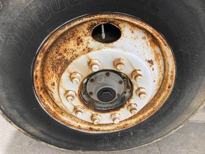 Spicer I-140 Front Axle Assembly for a International 8100