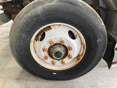 Spicer I-140 Front Axle Assembly for a International 4900