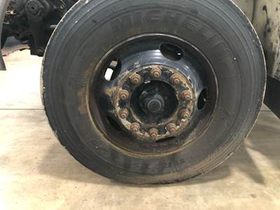 Spicer I-140 Front Axle Assembly for a International Durastar (4400)