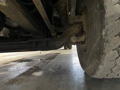 Spicer I-140 Front Axle Assembly for a Kenworth T800