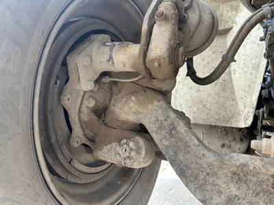 Spicer I-140 Front Axle Assembly for a International Durastar (4400)