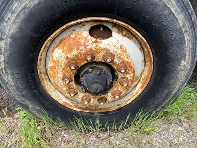 Spicer I-220W Front Axle Assembly for a International 9200