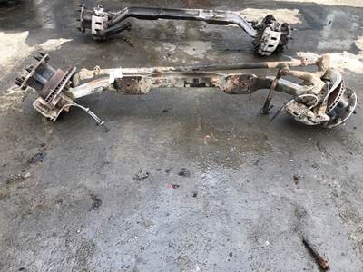 Spicer I-80 Front Axle Assembly for a International 1652-SC