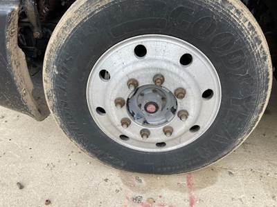 Front Axle Assembly for a Freightliner C120 Century