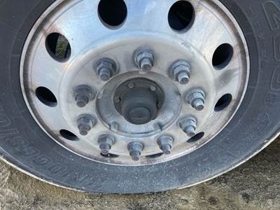 Front Axle Assembly for a Kenworth T680