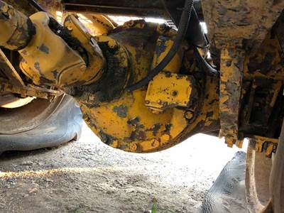 Ag-Chem 1603 Rear Axle Assembly