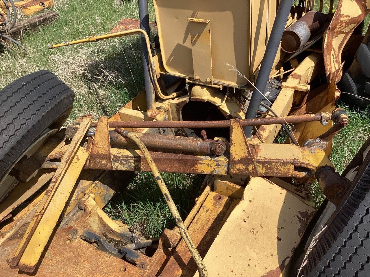 1990 AllisChalmers 600 Rear Axle Assembly For Sale Spencer, IA
