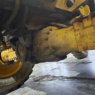 Caterpillar TH63 Rear Axle Assembly