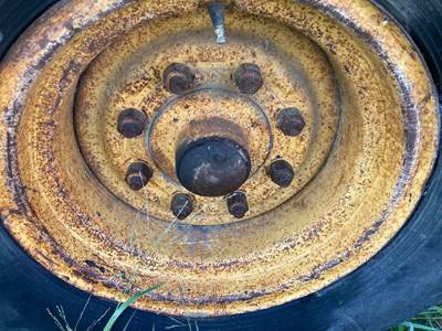 Ford 555 Rear Axle Assembly