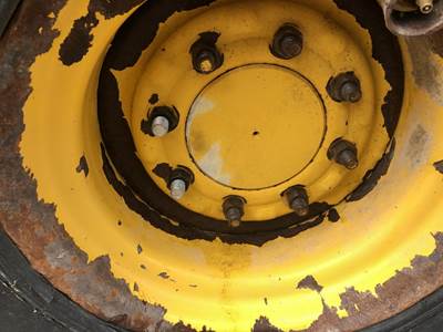 Gehl R220 Rear Axle Assembly