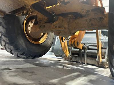 Hyundai HL940 Rear Axle Assembly