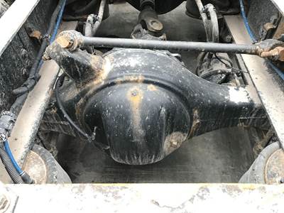 Axle Alliance RT40.0-4 Rear Axle Housing for a Freightliner Cascadia