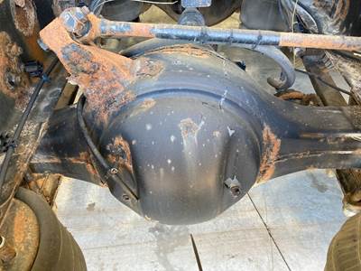 Axle Alliance RT40.0-4 Rear Axle Housing for a Freightliner Columbia 120
