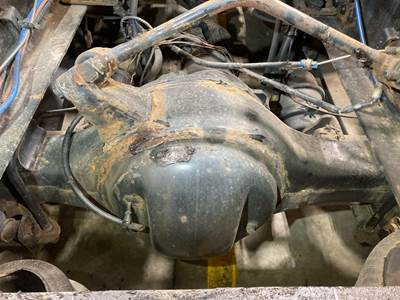 Axle Alliance RT40.0-4 Rear Axle Housing for a Freightliner Cascadia