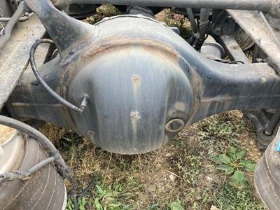 Axle Alliance RT40.0-4 Rear Axle Housing for a Freightliner Cascadia