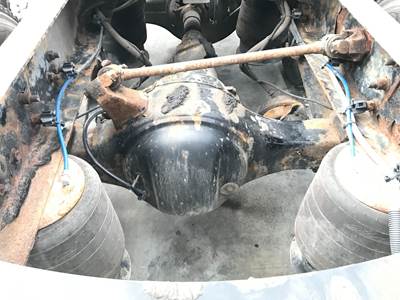 Axle Alliance RT40.0-4 Rear Axle Housing for a Freightliner Columbia 120