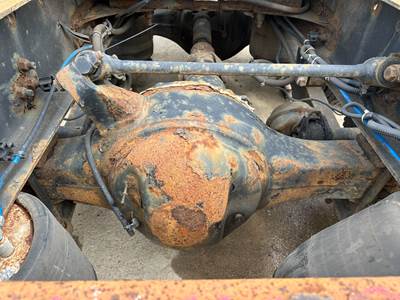 Axle Alliance RT40.0-4 Rear Axle Housing for a Freightliner C120 Century