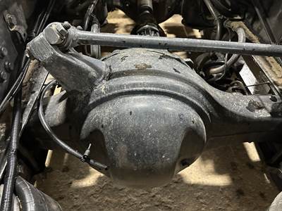 Axle Alliance RT40.0-4 Rear Axle Housing for a Freightliner Cascadia