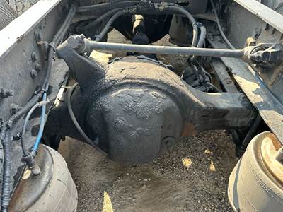 Detroit DART-400-4N Rear Axle Housing for a Freightliner Cascadia