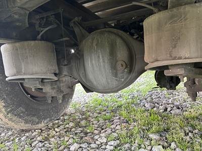 Detroit RS20.0-4 Rear Axle Housing for a Freightliner M2 106