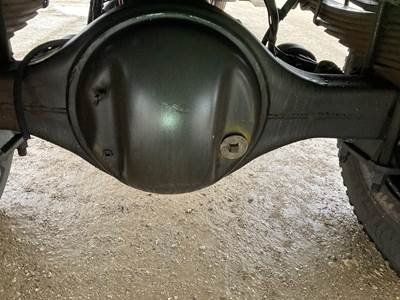 Detroit RS21.0-4 Rear Axle Housing for a Freightliner M2 106