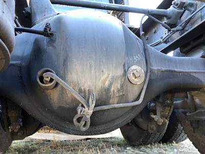 Detroit RT40-NFD Rear Axle Housing for a Freightliner Cascadia