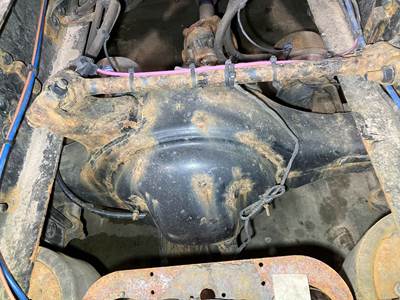 Detroit RT40-NFD Rear Axle Housing for a Freightliner Cascadia