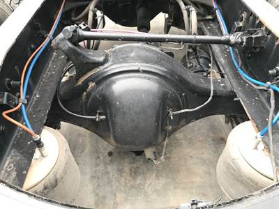 Detroit RT40-NFD Rear Axle Housing for a Freightliner Cascadia