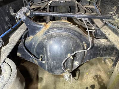 Detroit RT40-NFD Rear Axle Housing for a Freightliner Cascadia