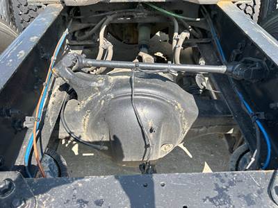 Detroit RT40-NFD Rear Axle Housing for a Freightliner Cascadia