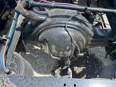 Detroit RT40-NFD Rear Axle Housing for a Freightliner Cascadia