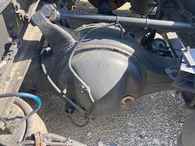 Detroit RT40.0-4 Rear Axle Housing for a Freightliner Cascadia