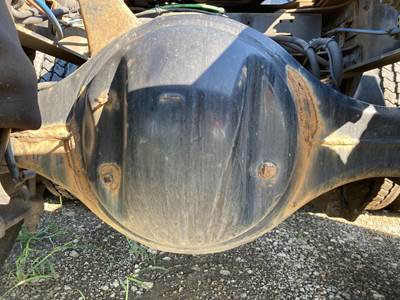 Detroit RT40.0-4 Rear Axle Housing for a Freightliner Cascadia