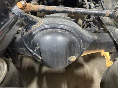 Detroit RT40.0-4 Rear Axle Housing for a Freightliner Cascadia