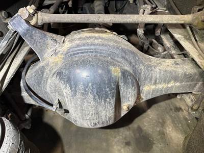 Detroit RT40.0-4 Rear Axle Housing for a Freightliner Cascadia