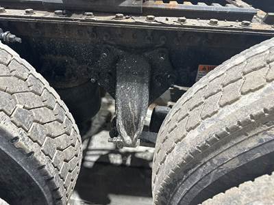 Detroit RT40.0-4 Rear Axle Housing for a Freightliner Cascadia