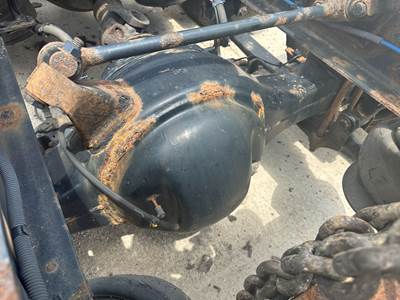 Detroit RT40.0-4 Rear Axle Housing for a Freightliner Cascadia